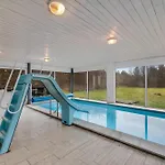 Large Pool House For 20 People, Where Hunting Is Allowed In The Adjacent Forest Brande