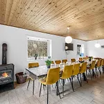 Large Pool House For 20 People, Where Hunting Is Allowed In The Adjacent Forest Prázdninový dům Brande