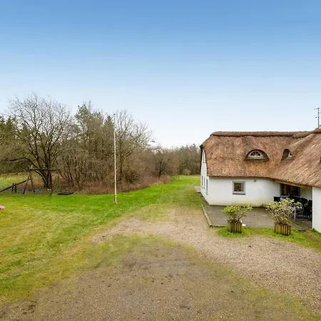 Feriehus Large Pool House For 20 People, Where Hunting Is Allowed In The Adjacent Forest