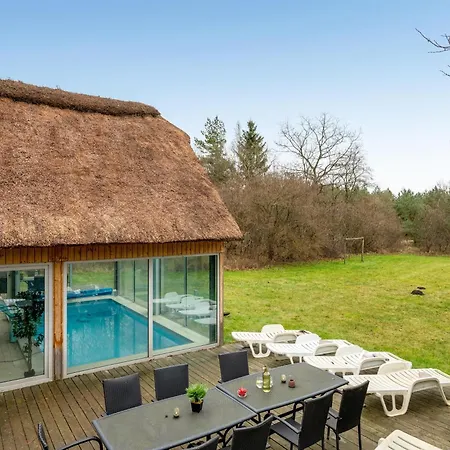 Large Pool House For 20 People, On A Large Natural Plot With Associated Forest Area Tatil Evi *