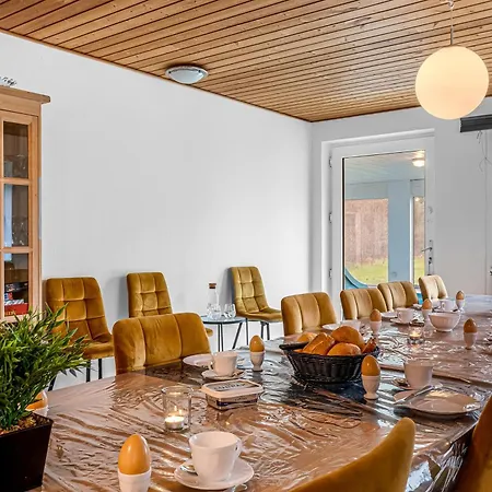 Large Pool House For 20 People, On A Large Natural Plot With Associated Forest Area Tatil Evi