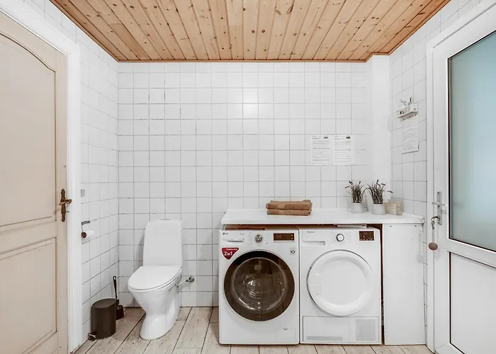 Large Pool House For 20 People, Where Hunting Is Allowed In The Adjacent Forest * Brande