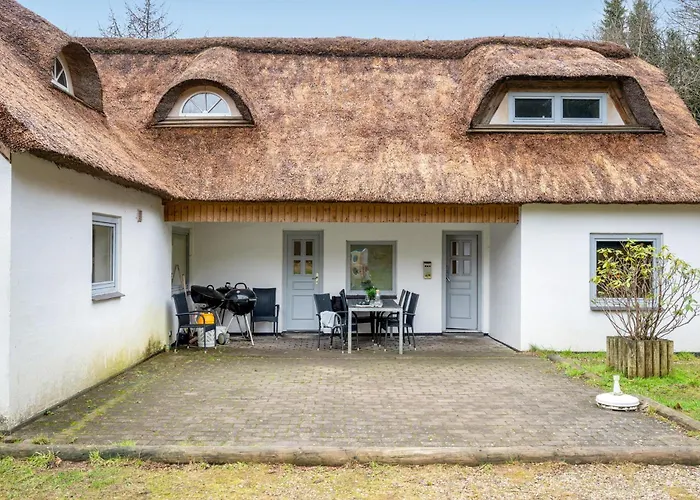 Large Pool House For 20 People, Where Hunting Is Allowed In The Adjacent Forest