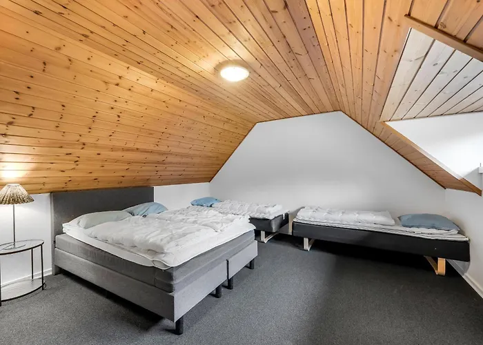 Large Pool House For 20 People, Where Hunting Is Allowed In The Adjacent Forest Feriehus