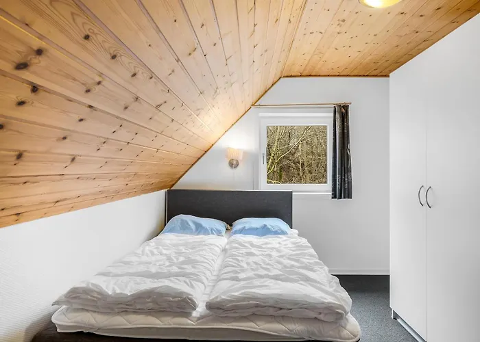 Large Pool House For 20 People, Where Hunting Is Allowed In The Adjacent Forest Feriehus Brande