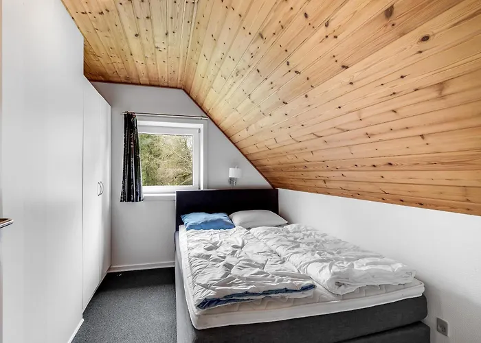 Large Pool House For 20 People, Where Hunting Is Allowed In The Adjacent Forest Feriehus Brande