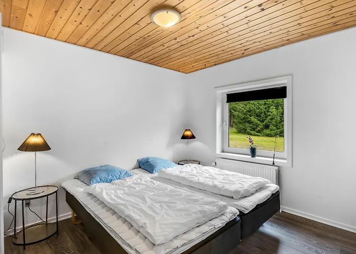 Feriehus Large Pool House For 20 People, Where Hunting Is Allowed In The Adjacent Forest Brande