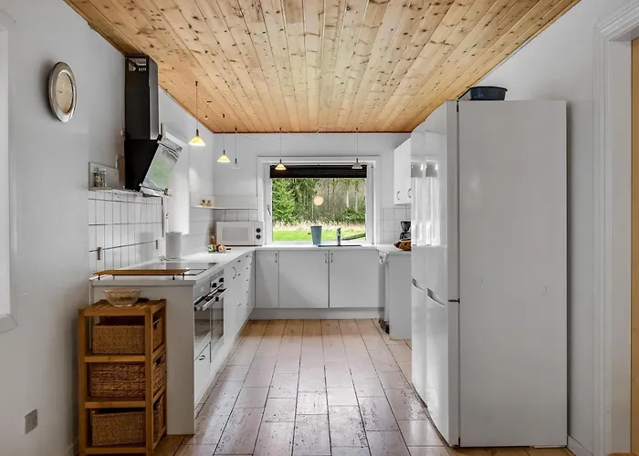 Large Pool House For 20 People, Where Hunting Is Allowed In The Adjacent Forest Feriehus Brande