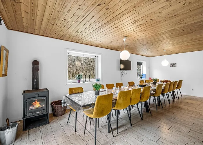 Large Pool House For 20 People, Where Hunting Is Allowed In The Adjacent Forest Feriehus Brande
