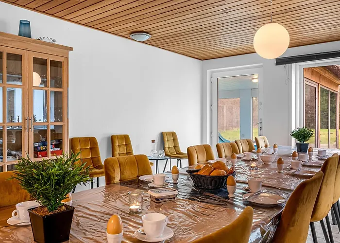 Large Pool House For 20 People, Where Hunting Is Allowed In The Adjacent Forest Feriehus